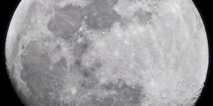1440x2560 The Moon Wallpaper - iPhone, Android & Desktop Backgrounds