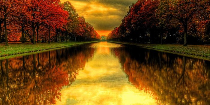 2048x2048 25 Fall iPad Wallpapers