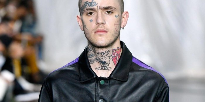 1366x768 Lil Peep Ufc 3 (#519893) - HD Wallpaper Download