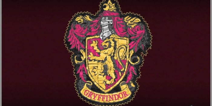 1280x1024 Gryffindor Wallpaper Lovely Hogwarts Crest Wallpaper Wallpapersafari