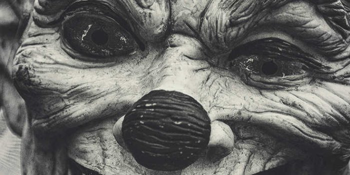 736x1308 10 Super Scary Halloween iPhone Xs Max Wallpapers | Preppy Wallpapers