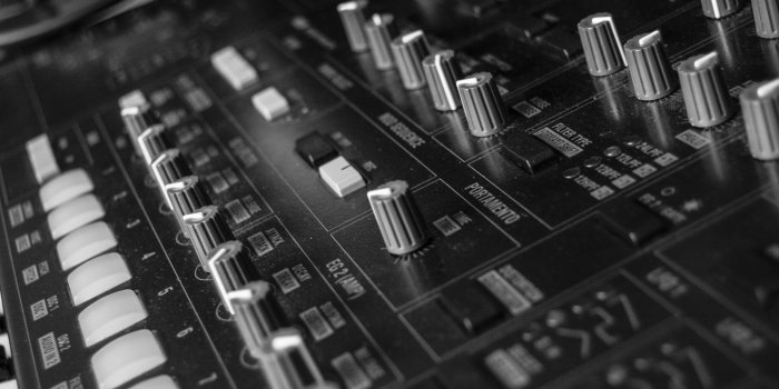 2560x1600 Synthesizer Wallpapers HD