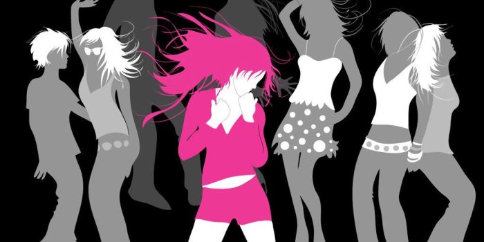 1024x768 Fashionista: artist wallpaper for facebook-560