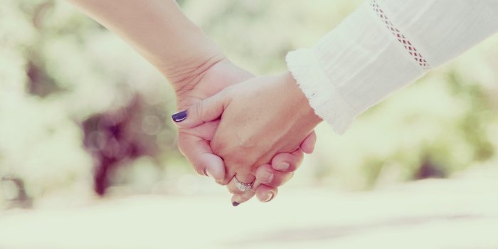 1920x1281 Lovers Holding Hands Images HD Download Free Wallpapers