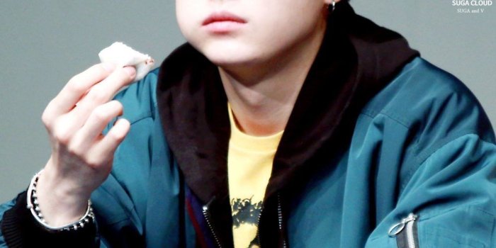 1000x1500 Aww he's so cute ❤️☺️ | BTS in 2019 | Min yoongi bts, Bts suga, Bts