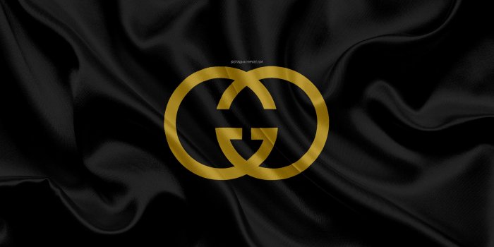 3840x2400 Download wallpapers Gucci, gold logo, brands, logo on black fabric