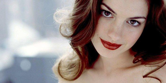 1600x1200 Anne Hathaway Wallpapers