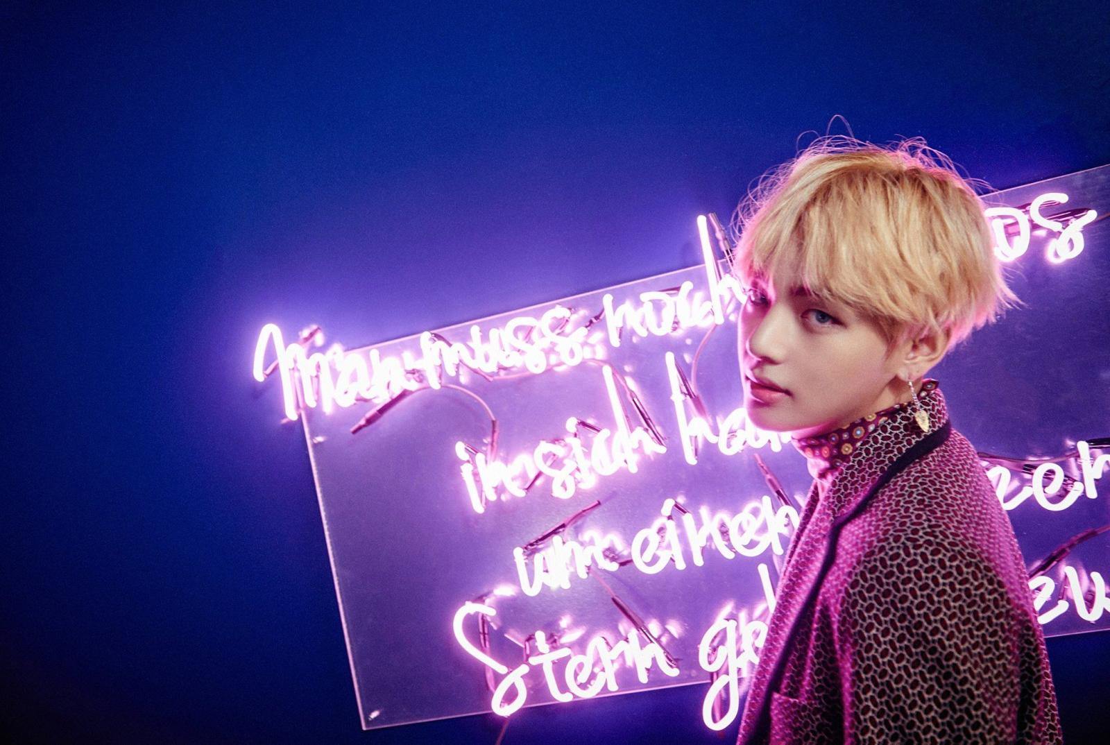 2048x1375 V (Kim Taehyung) - Bangtan Boys - Asiachan KPOP Image Board