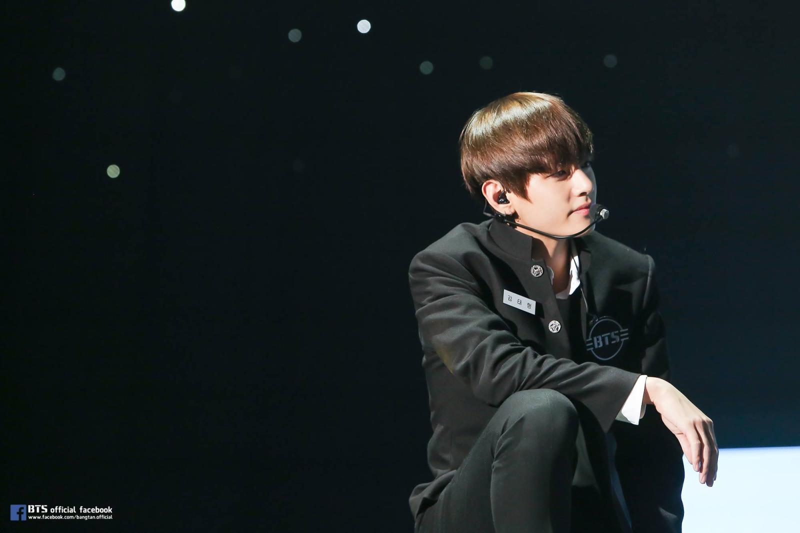 2000x1333 Desktop Wallpaper Kim Taehyung - Bts Official Facebook 2016 Free