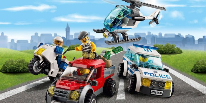 2256x1408 Lego City Wallpapers