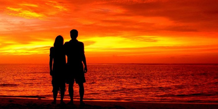 2560x1440 Wallpaper Couple, Silhouette, Romantic, Beach, Sunset, 4K, Love, #5066