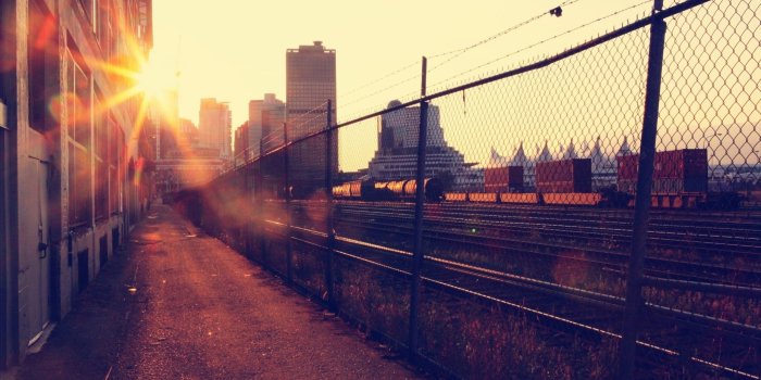 2560x1600 3334657 Sun, Morning, City, Buildings, Houses wallpaper and