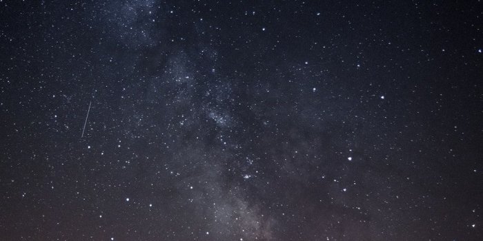 1000x1500 Bridge River Mountain Stars Night HD wallpaper