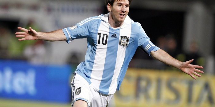 1920x1200 lionel messi football player hd widescreen wallpaper / football