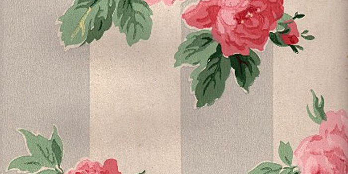 1050x1445 12 Vintage Wallpapers - Cabbage Roses and More